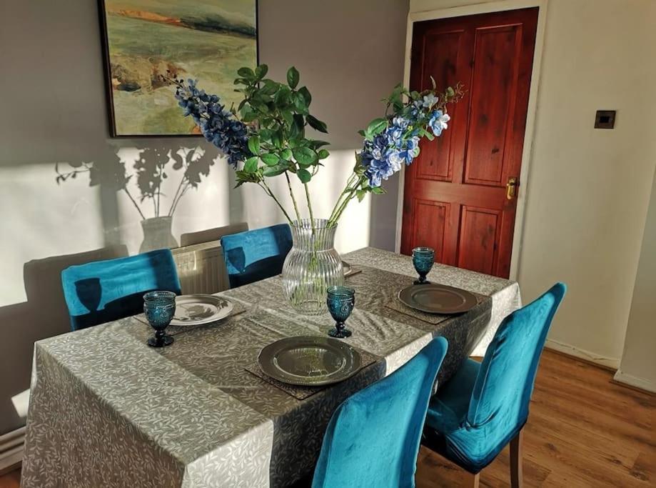 2 Bed Flat, Bounds Green, Piccadilly Line, London N11 المظهر الخارجي الصورة