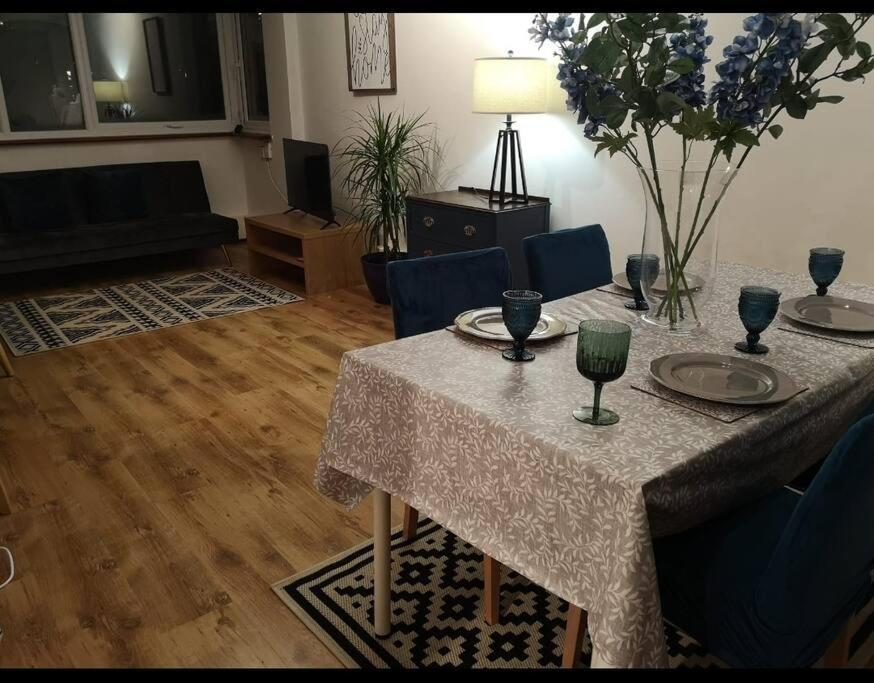 2 Bed Flat, Bounds Green, Piccadilly Line, London N11 المظهر الخارجي الصورة