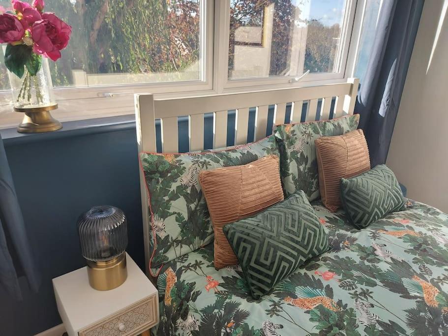 2 Bed Flat, Bounds Green, Piccadilly Line, London N11 المظهر الخارجي الصورة