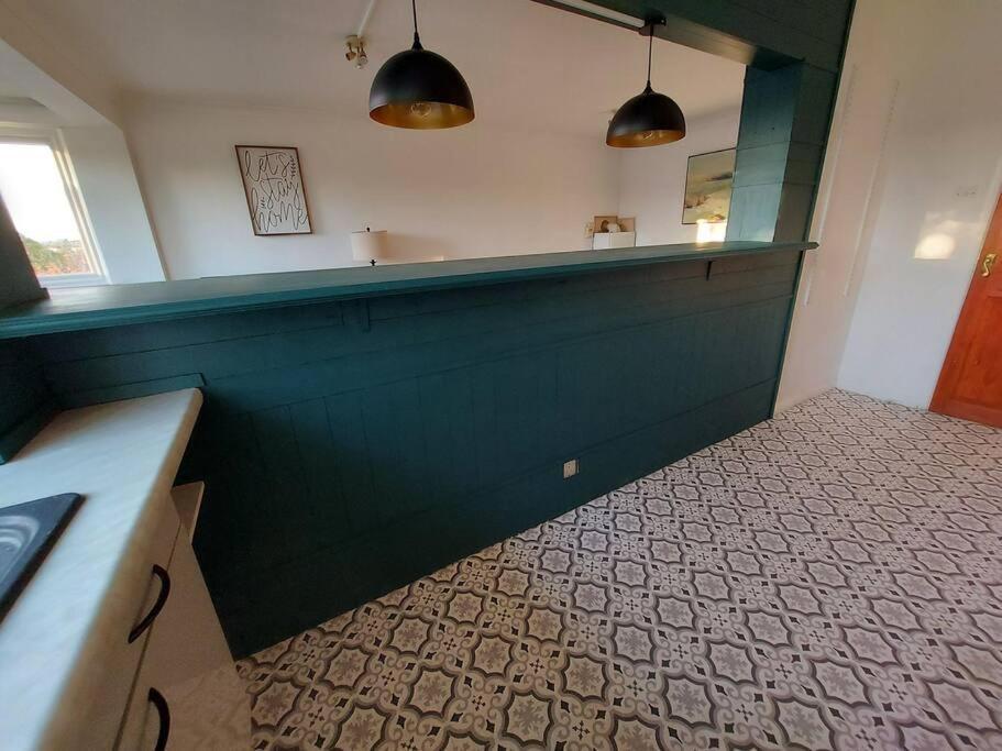 2 Bed Flat, Bounds Green, Piccadilly Line, London N11 المظهر الخارجي الصورة
